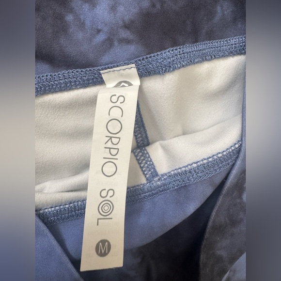 SCORPIO SOL Leggings 💙🖤 - Picture 7 of 8